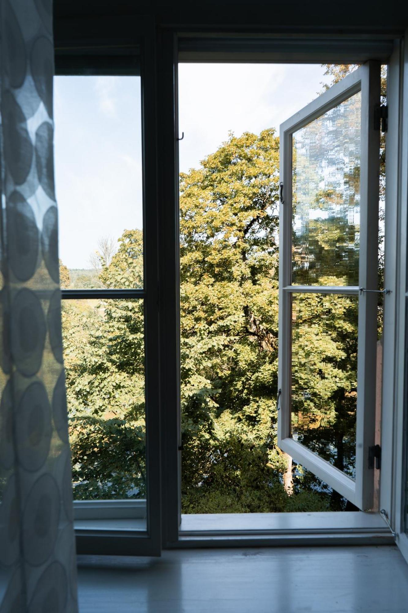 Hotel Edoles Pils Pokoj fotografie