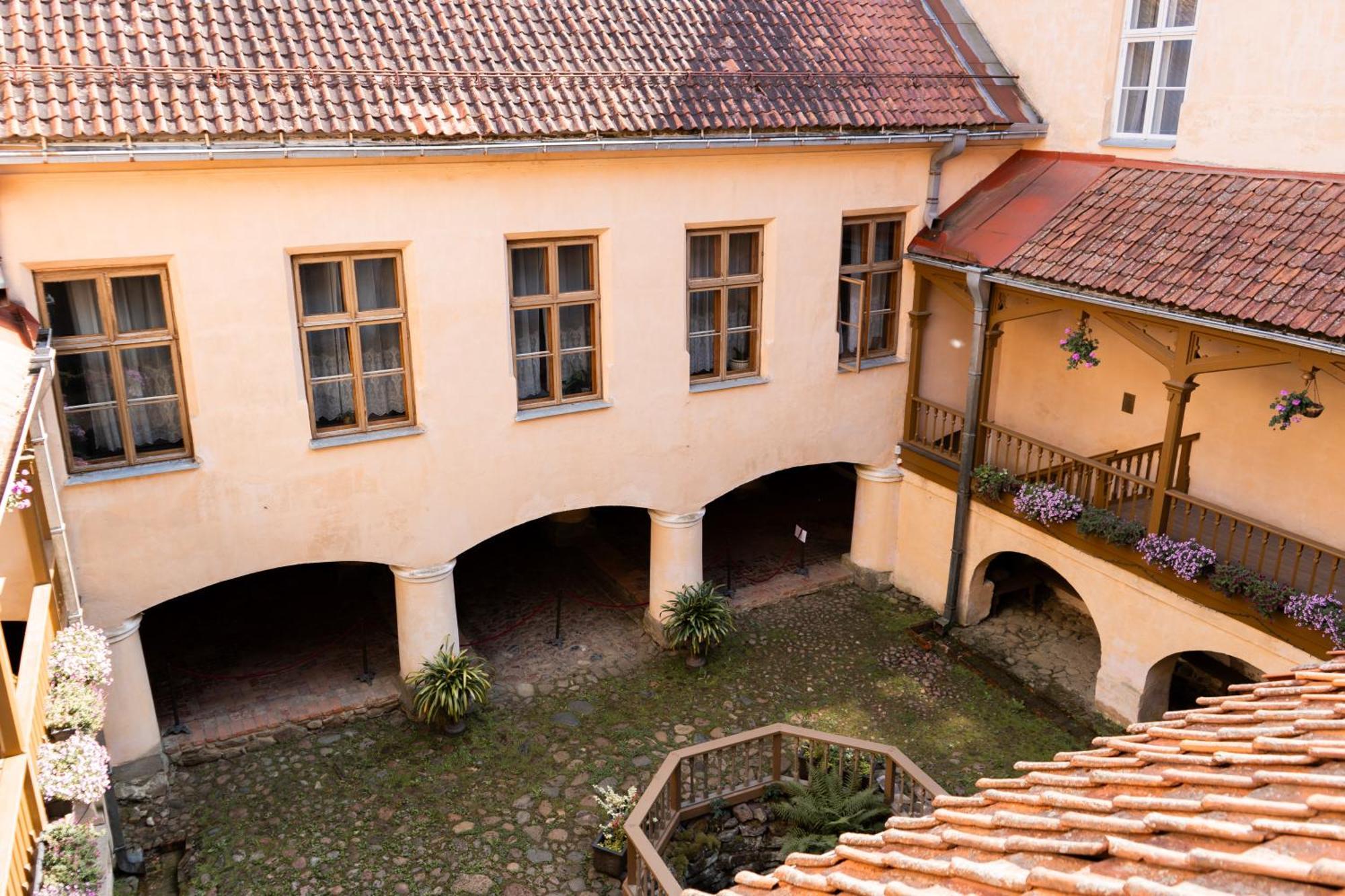 Hotel Edoles Pils Pokoj fotografie