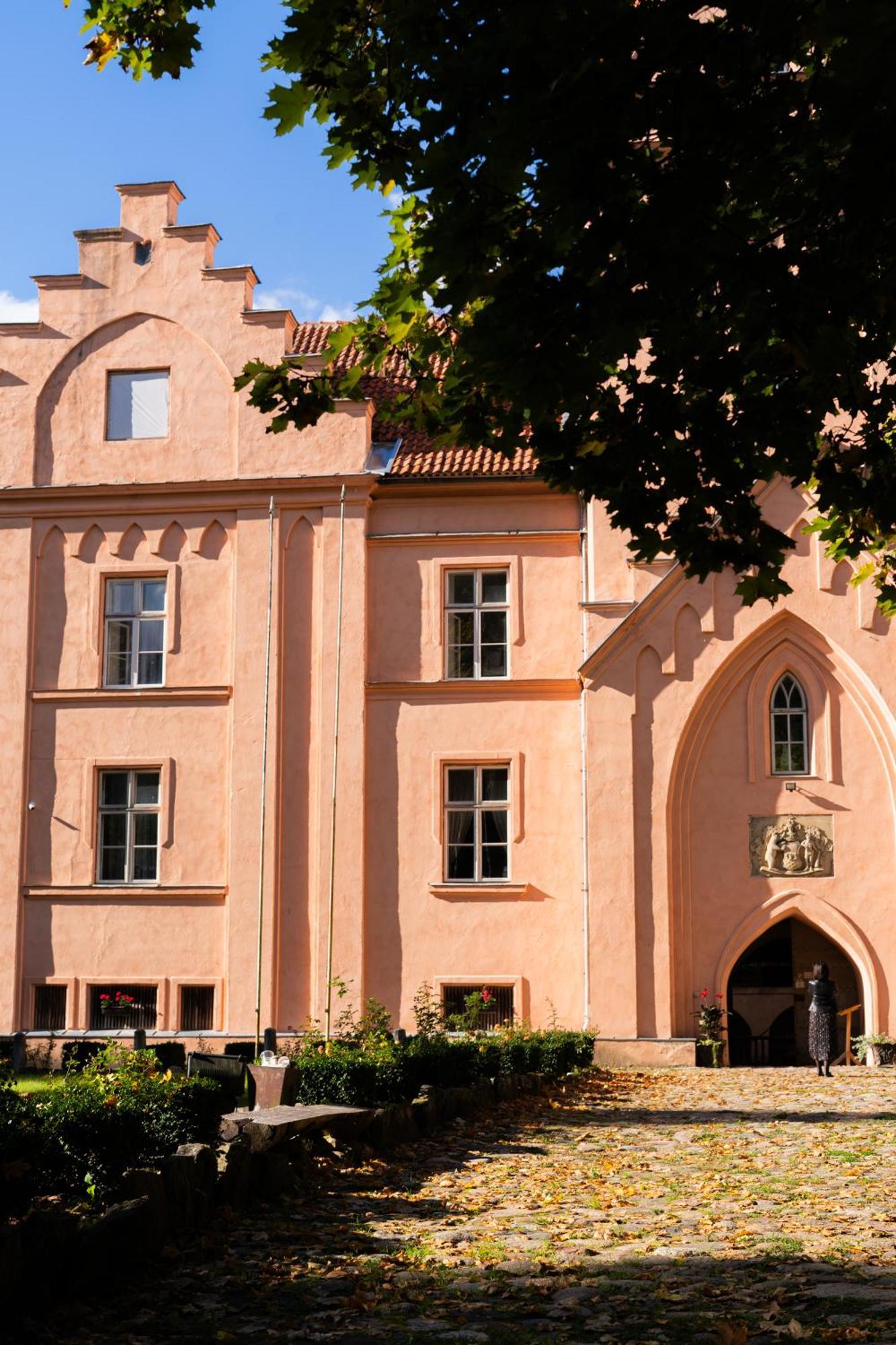 Hotel Edoles Pils Exteriér fotografie