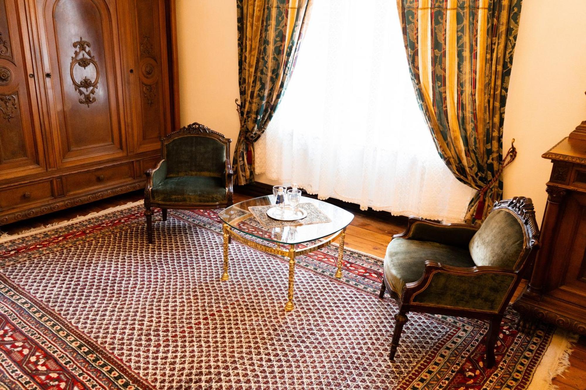 Hotel Edoles Pils Exteriér fotografie